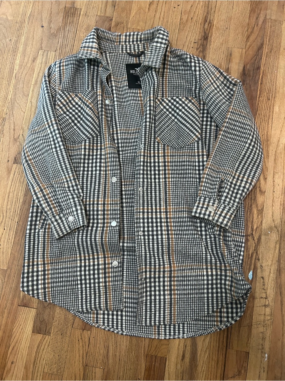 Hollister Plaid Button-Up Shacket in Black, White & Tan